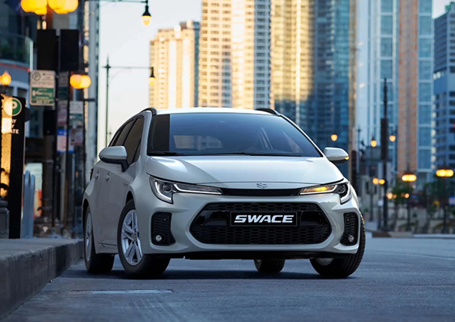 Dynaaminen Suzuki Swace tarjoaa edistyksellistä teknologiaa